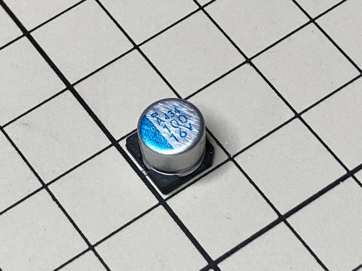 送料110円～ 100μF 16V 日本ケミコン 導電性高分子アルミ固定電解コンデンサー？ PXA？ 低ESR 表面実装 チップ電解 SMD 100uF 電子部品