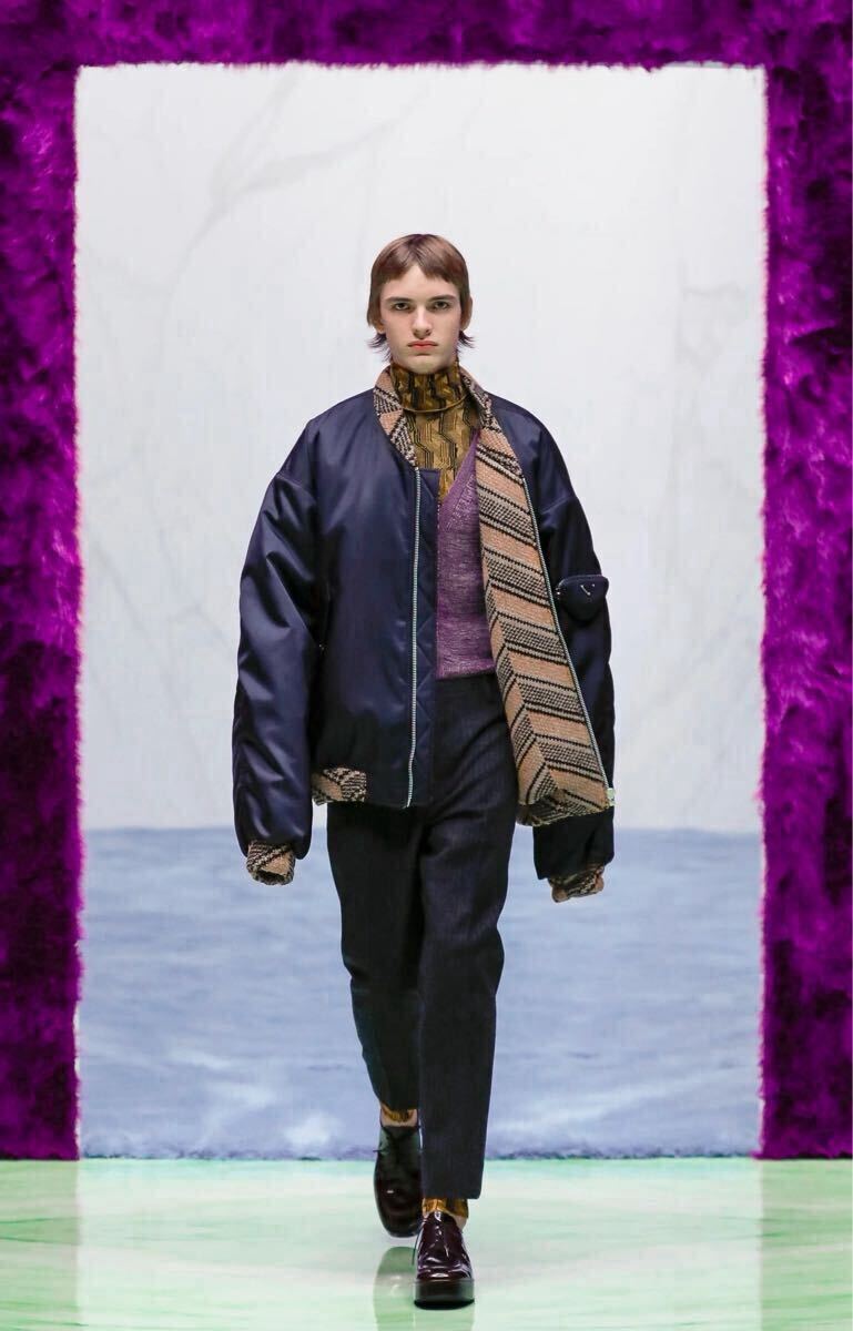 【新品未使用 ラフ・シモンズデザイン】PRADA Oversized Re-Nylon bomber jacket NAVY/プラダ ボンバージャケット/RAF SIMONS/MA1/ブルゾン