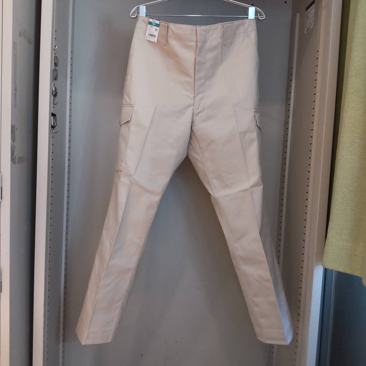 Y111906■(27)未使用 自重堂 TomoeSAKURA 秋冬 エコ製品制電カーゴパンツ 3320 サイズ91 3L? ベージュ 作業服 作業着 保管品■