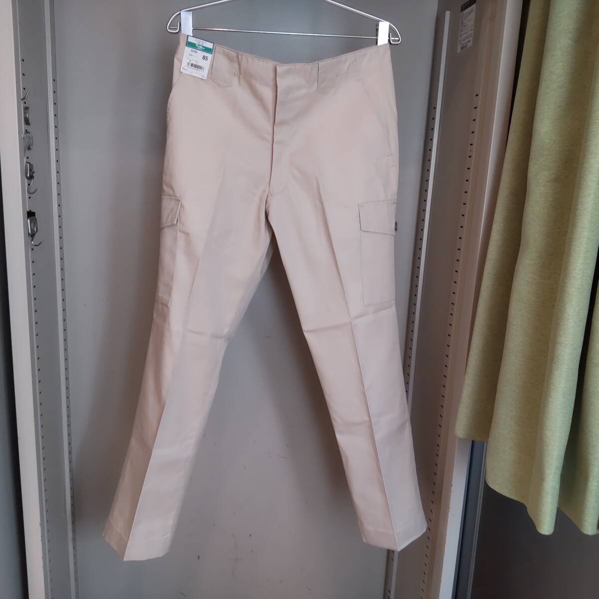Y111912■(33)未使用 自重堂 TomoeSAKURA 春夏 エコ製品制電カーゴパンツ 5036 サイズ85 XL? ベージュ 作業服 作業着 保管品■