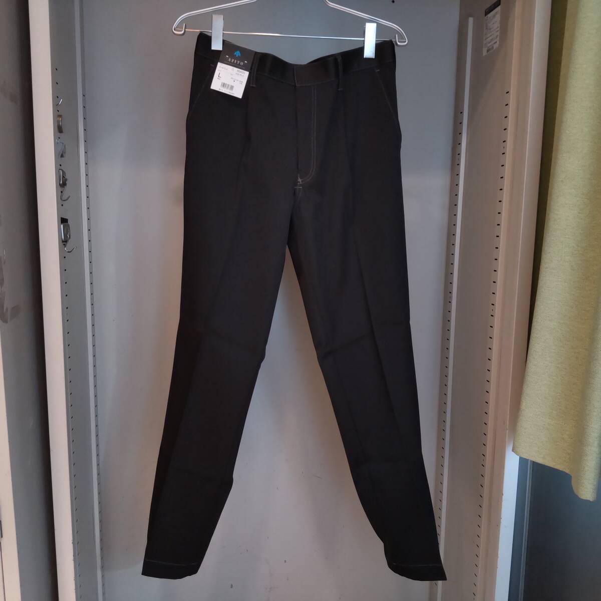 Y112103■(43)未使用 AITOZ アイトス AZITO 60420 秋冬 ワークパンツ 1タック サイズL(85) 静電気対策 ツインループ付き ブラック 保管品■