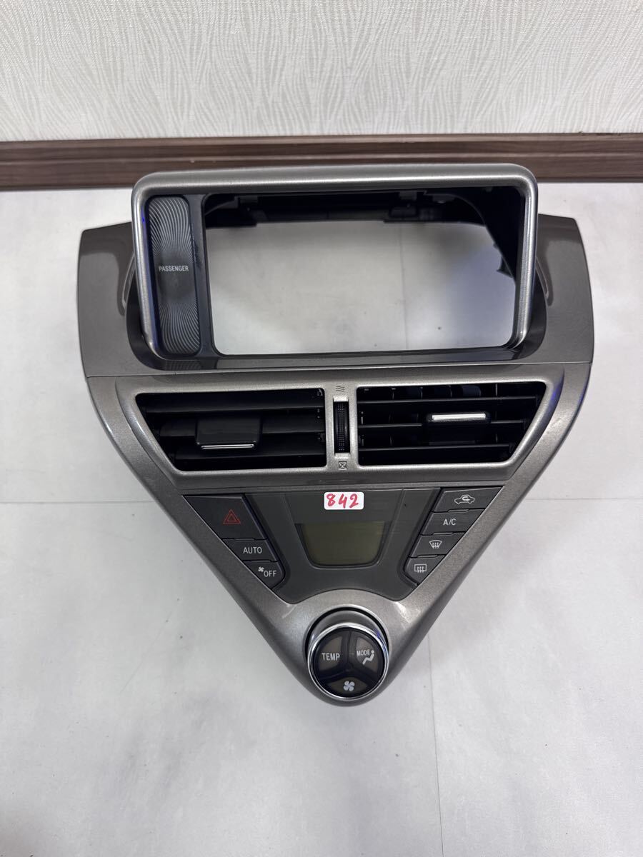 トヨタ　IQ KGJ10 パネル オーディオパネル エアコン吹き出し口　エアコンスイッチ (842) 中古品です。