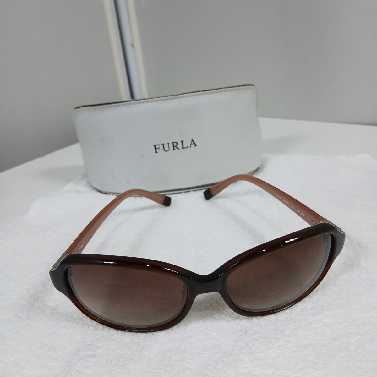 #843 FURLA フルラ サングラス ブラウン アイウェア ケース付 SFU4887J/和歌山県にて引き取り大歓迎