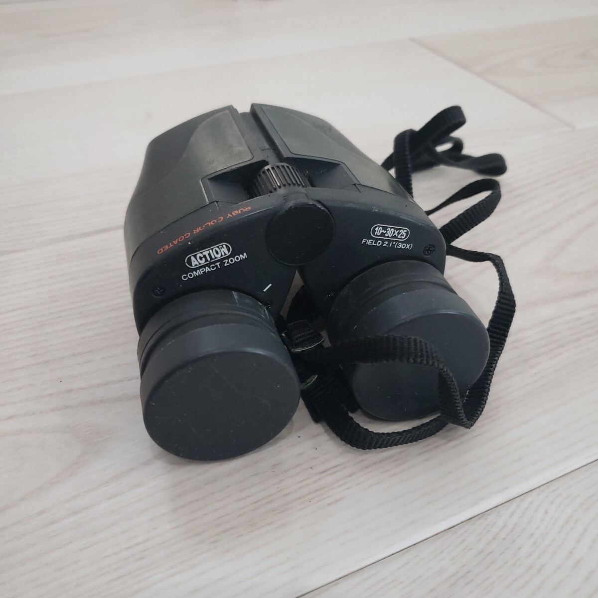 ACTION COMPACT ZOOM 10-30x25 双眼鏡
