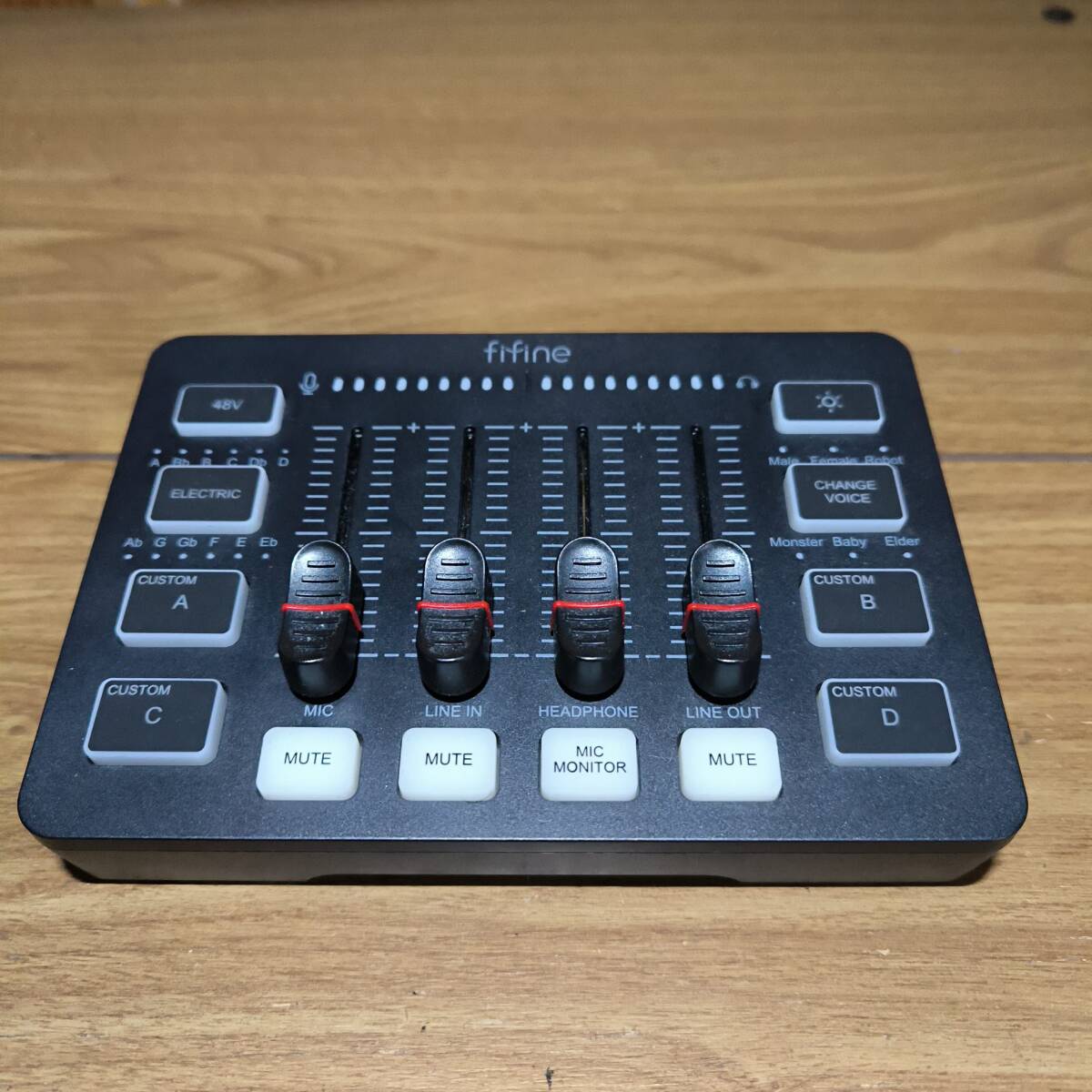 FIFINE ゲーミングオーディオミキサー SC3