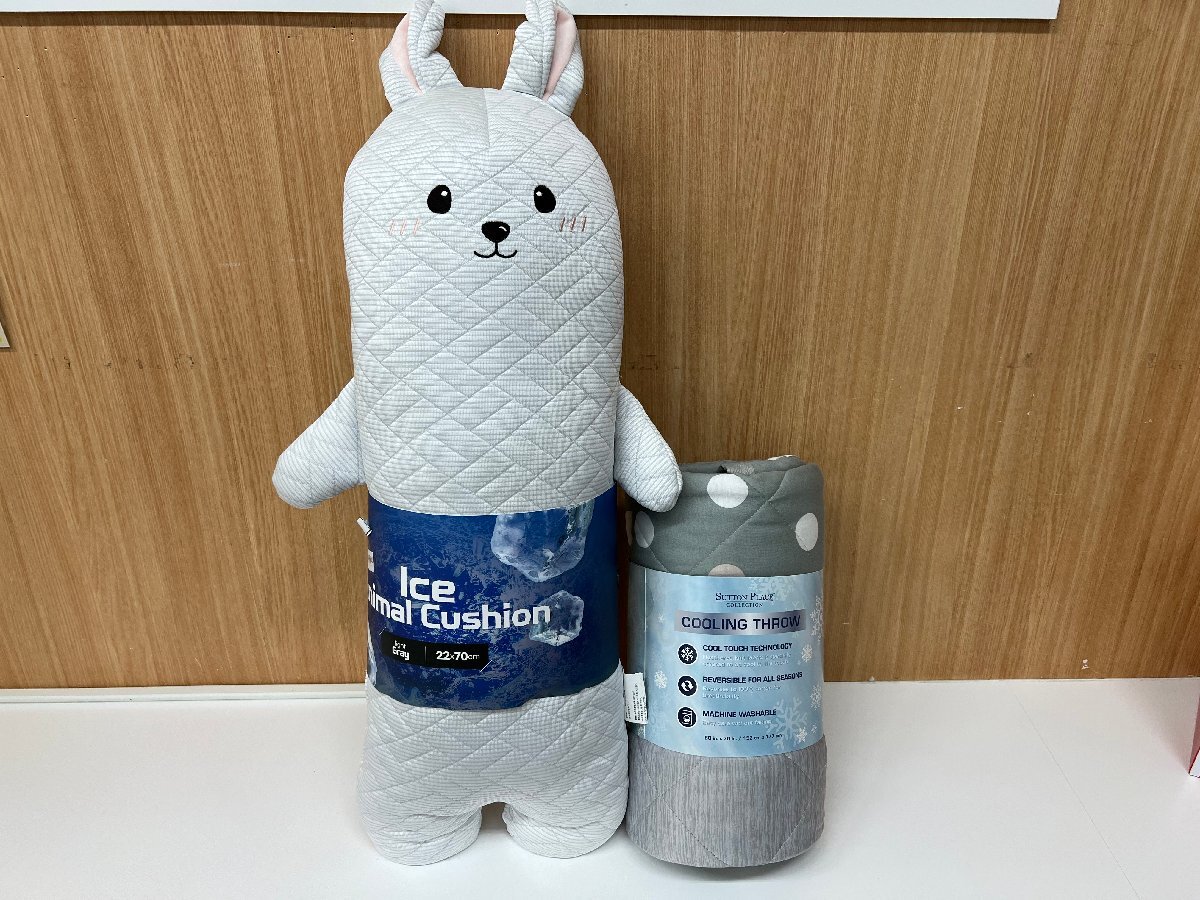 ☆接触冷感アニマルクッション　クーリングスロー 接触冷感ブランケット 涼しい商品 冷感 未使用　コストコ取り扱い ①