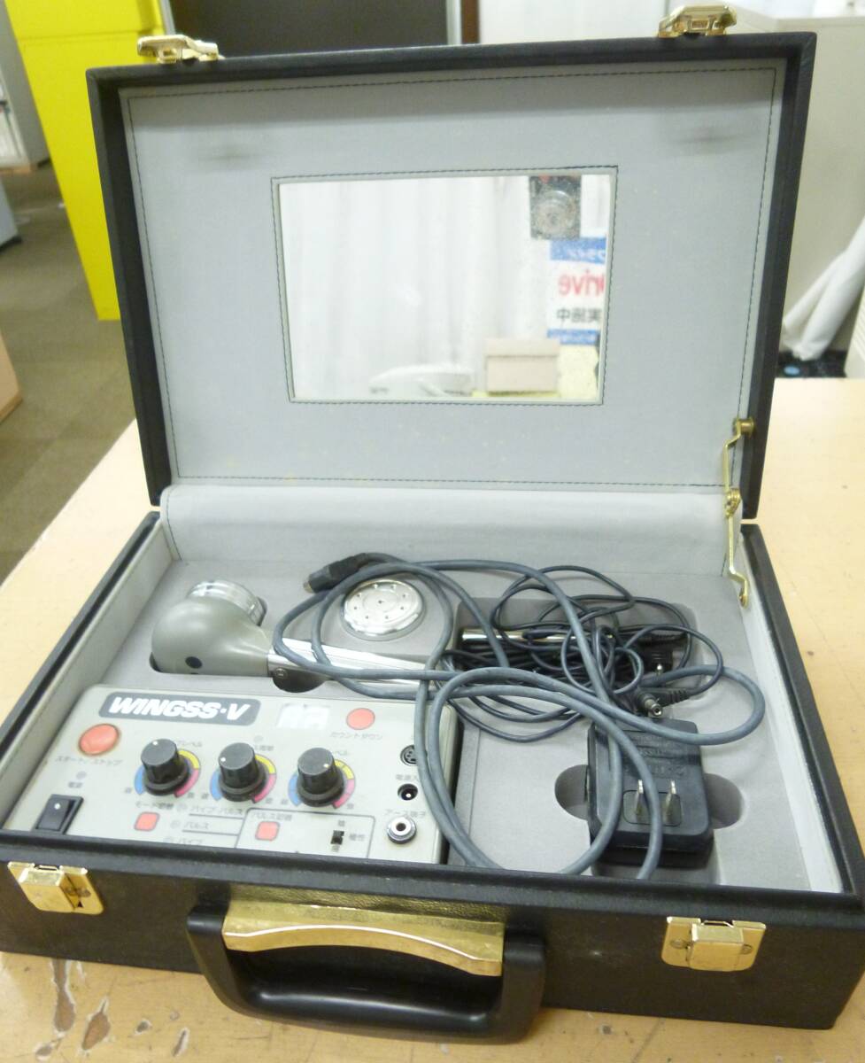 中古ジャンク WINGSS-V 美顔器 ウイングスV ケース付き [I-413] 送料無料(北海道・沖縄・離島・佐川急便中継料金がかかる地域は除く)