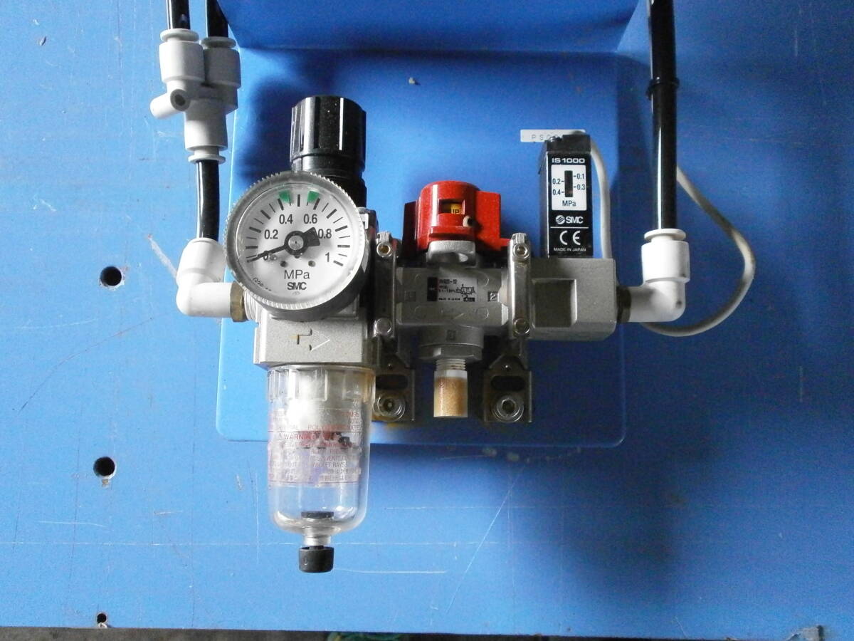 SMC圧力レギュレーター セット AW20-02/VH820-02/IS1000 圧力ゲージ 中古　取付台おまけ