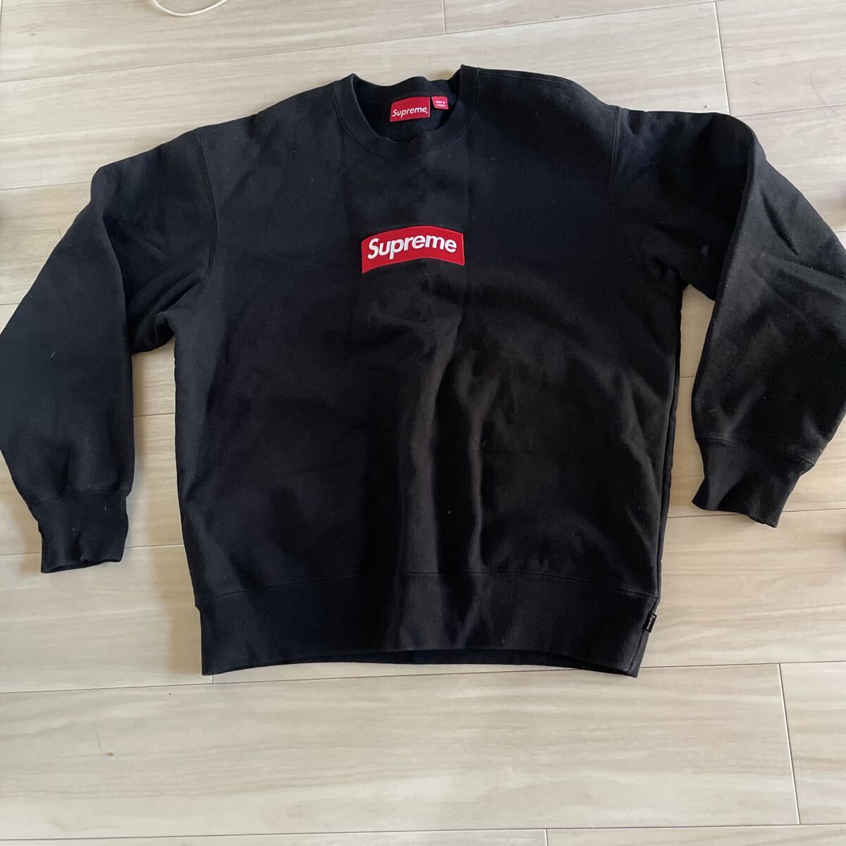 ブランド：supreme（シュプリーム）　トレーナカラー：ブラック　サイズ：M スウェット