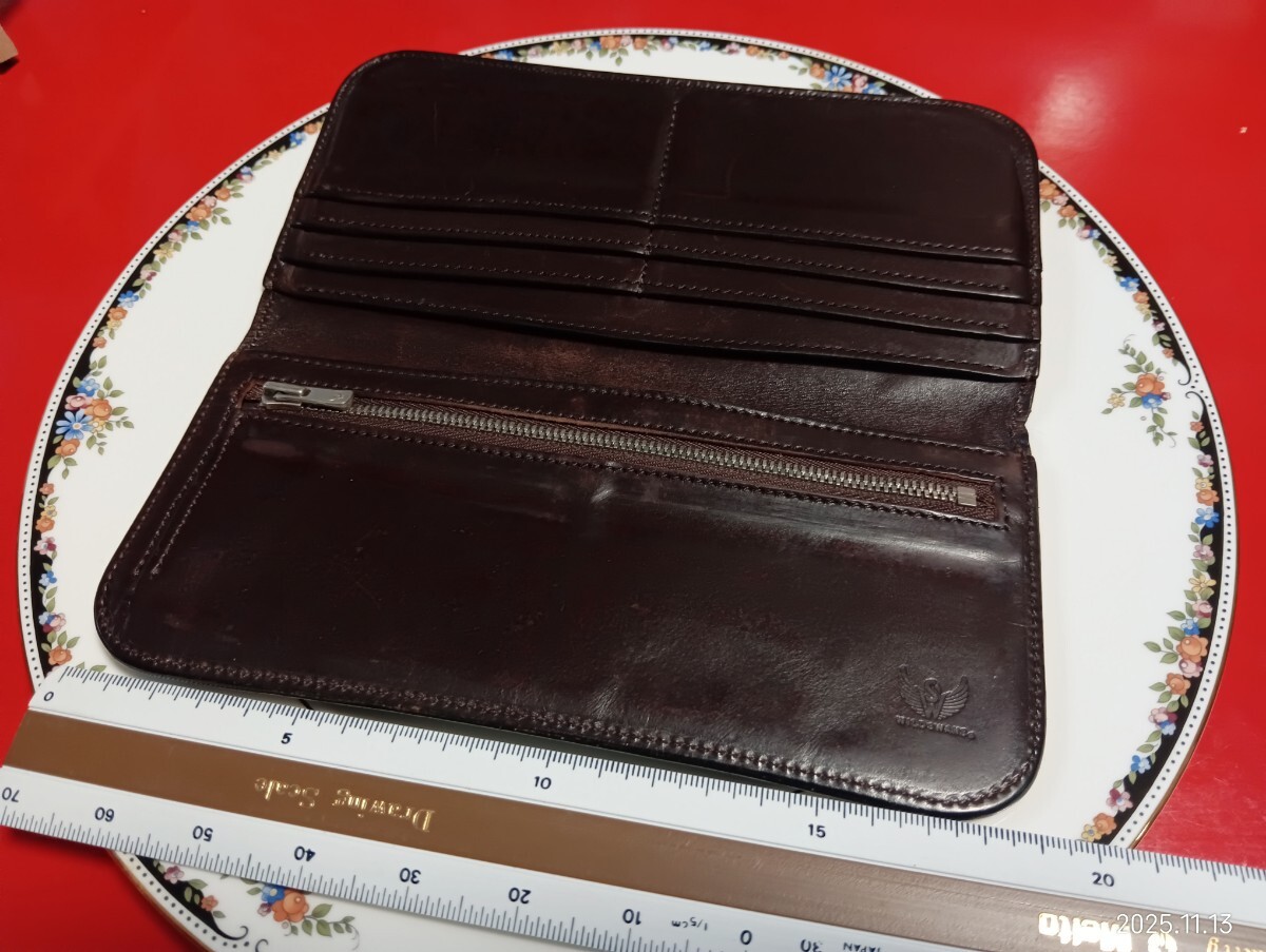  ワイルドスワンズ・二つ折り財布