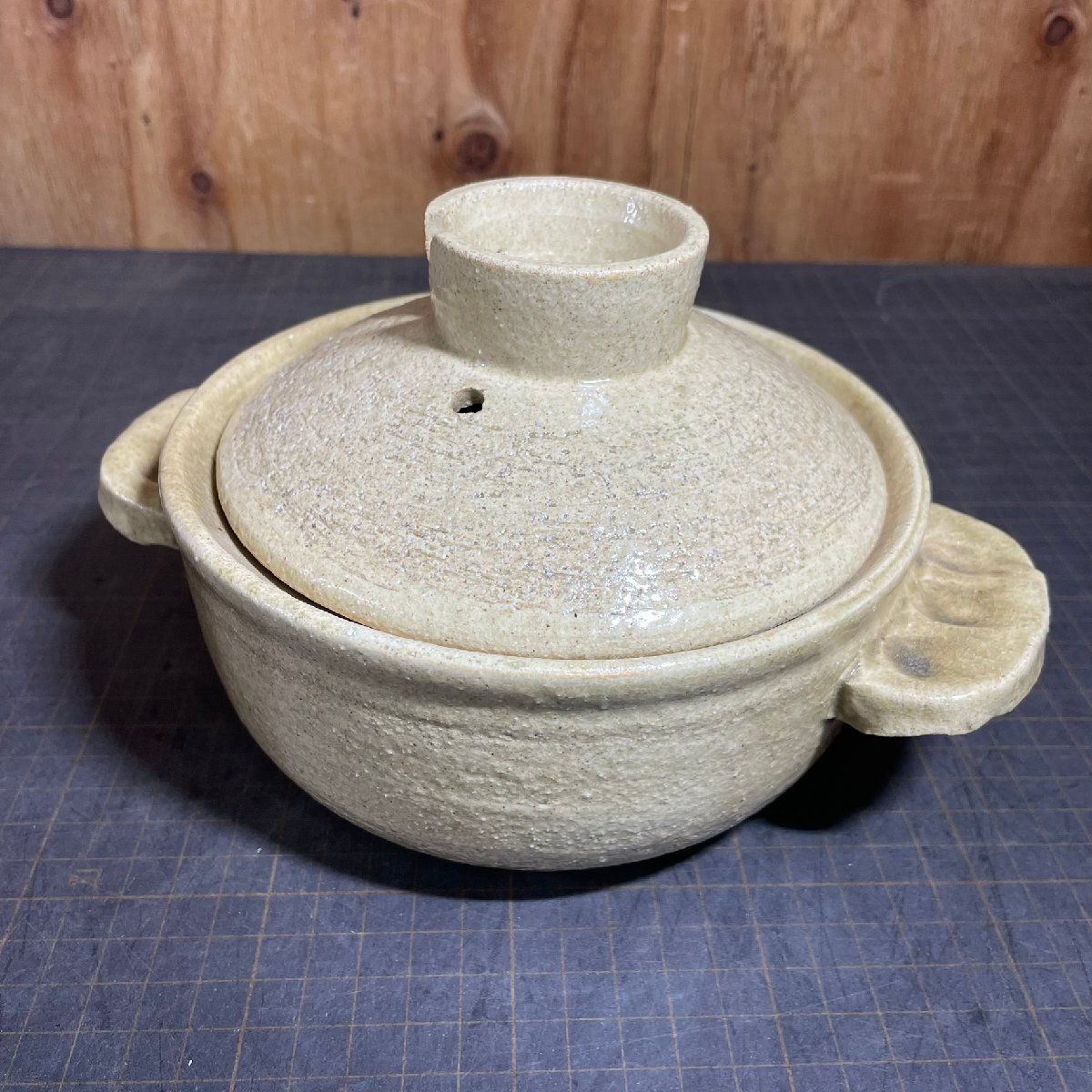 【20649Q122】土鍋 1人用 少人数用 一人鍋 1人鍋 小さめ 小さい お鍋 作家もの？ 銘あり お鍋 和食器 陶器 おそらく未使用 美品