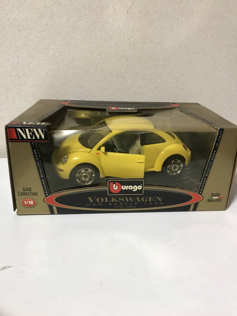Burago ブラーゴ　NEW BEETLE 1998 ニュービートル　1／18スケール　Volkswagen 箱汚れあり【E60112504】