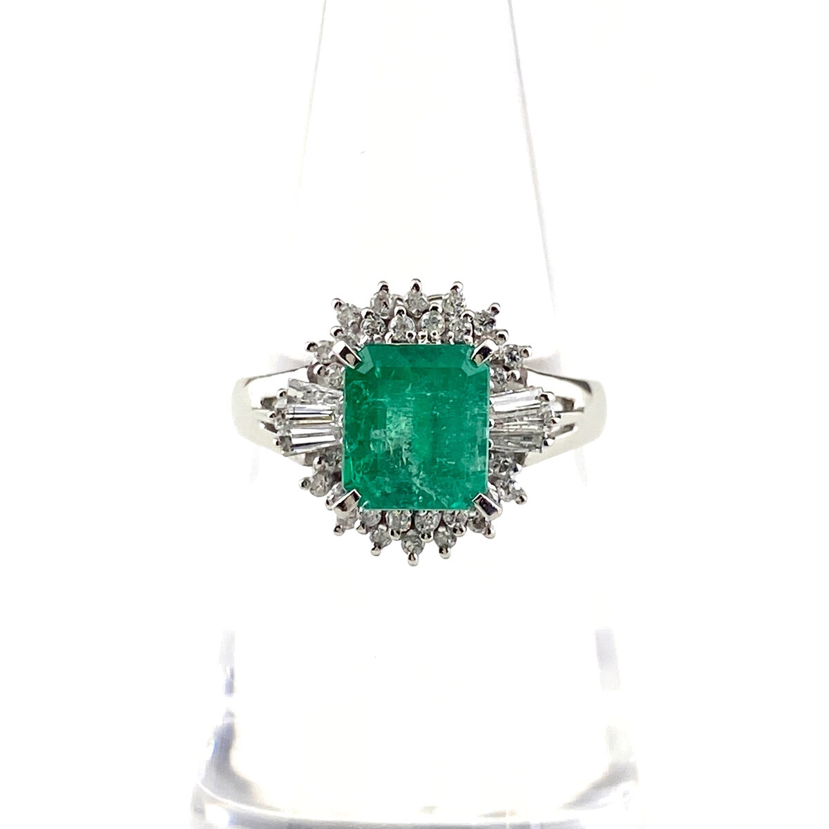 エメラルド デザインリング プラチナ 指輪 メレダイヤ リング 12号 Pt900 エメラルド ダイヤモンド レディース 【中古】