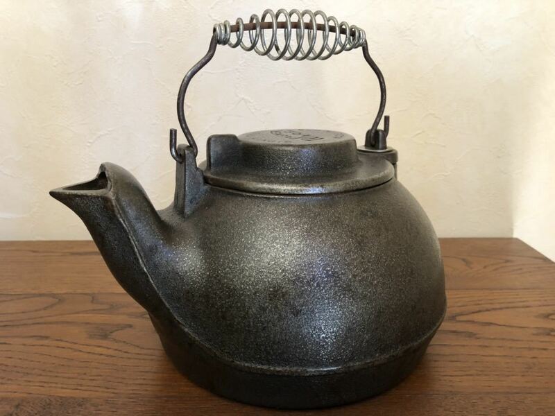 1920's MADE IN USA VINTAGE WAGNER WARE CAST IRON TEA KETTLE LODGE GRISWOLD