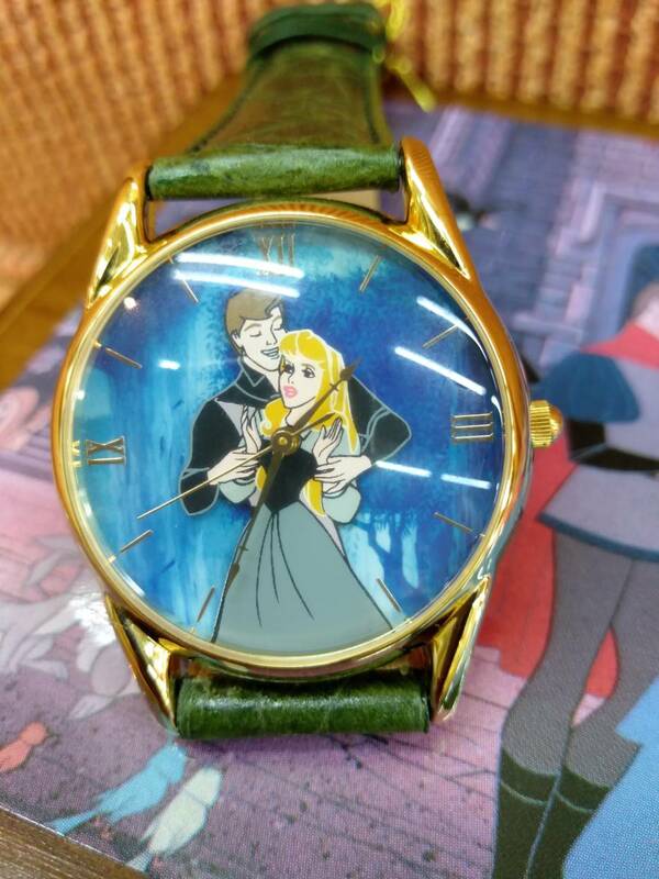 眠れる森の美女　　オーロラ姫　　腕時計　　オルゴールケース付