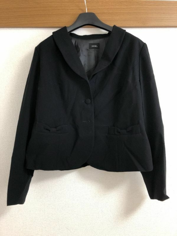 ブラッククルミボタンのシンプルスカートスーツ　ブラック　２９TT 【OR-488】