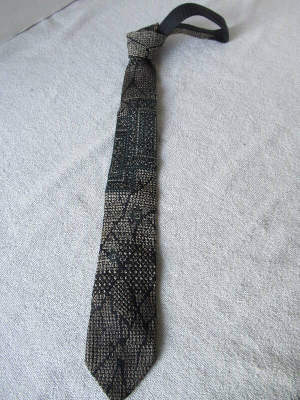 ネクタイ 日本製 絹100% 長さ140cm 巾6.5cm 紺地