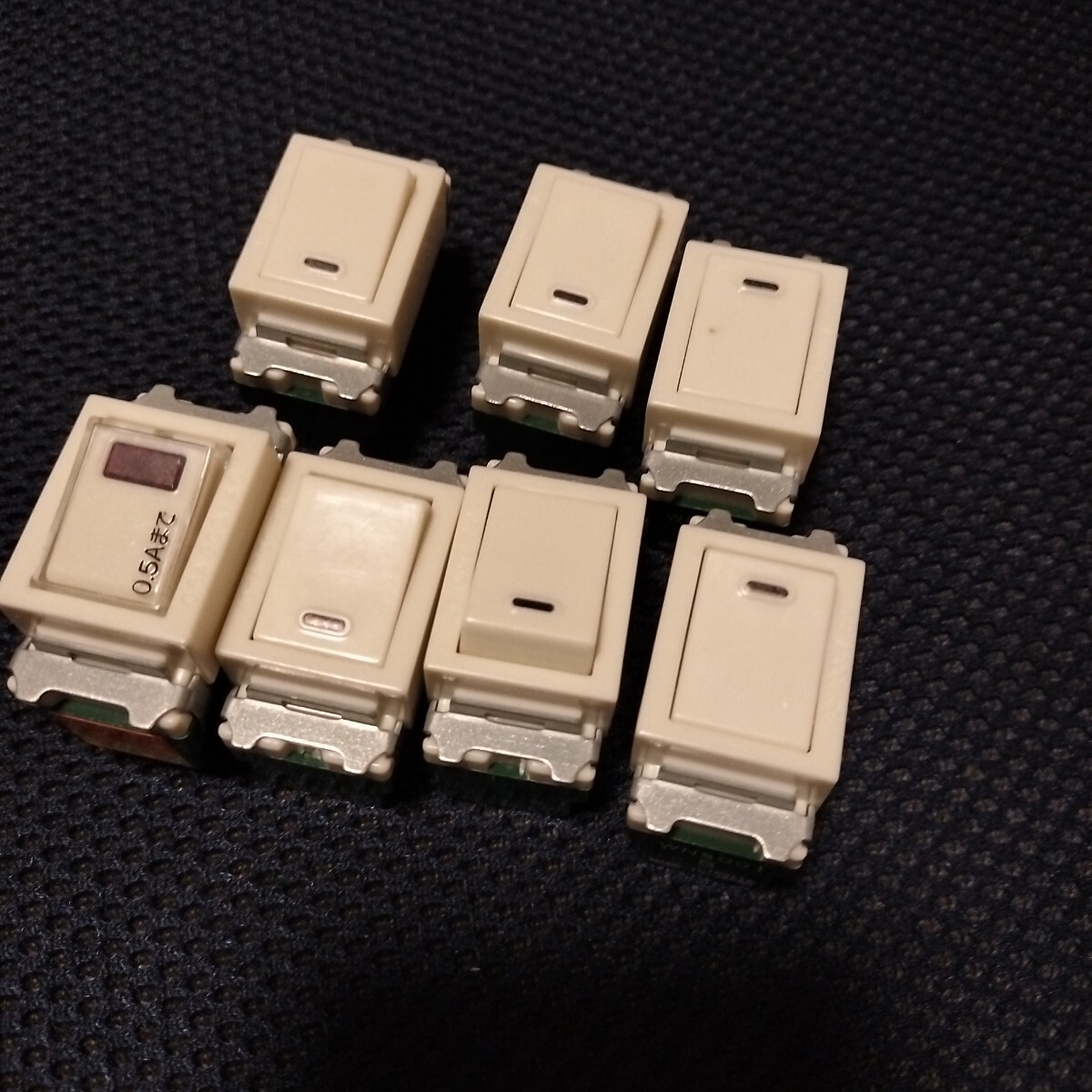 panasonic 埋込スイッチB パナソニック WN5001 6個 埋込パイロットスイッチC(3路)　WN52422 1個　計7個