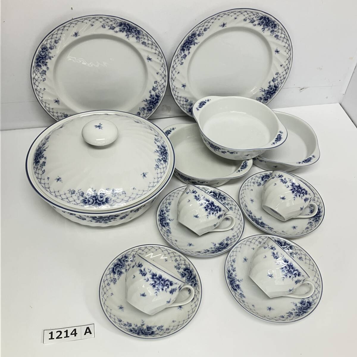 (志)三郷陶器 SANGO CHINA Cing Gourmets サングルメ 10点セット カップ&ソーサー キャセロール プレート グラタン レトロ 薔薇柄(I)1214A