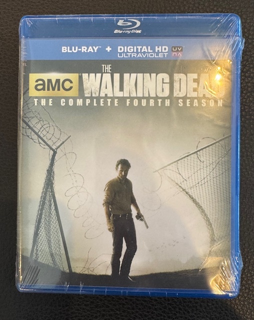 The Walking Dead ウォーキングデッド シーズン４ Blu-Ray Disk お譲りします。