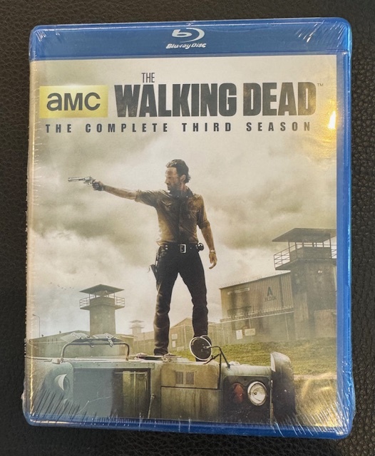 The Walking Dead ウォーキングデッド シーズン３ Blu-Ray Disk お譲りします。