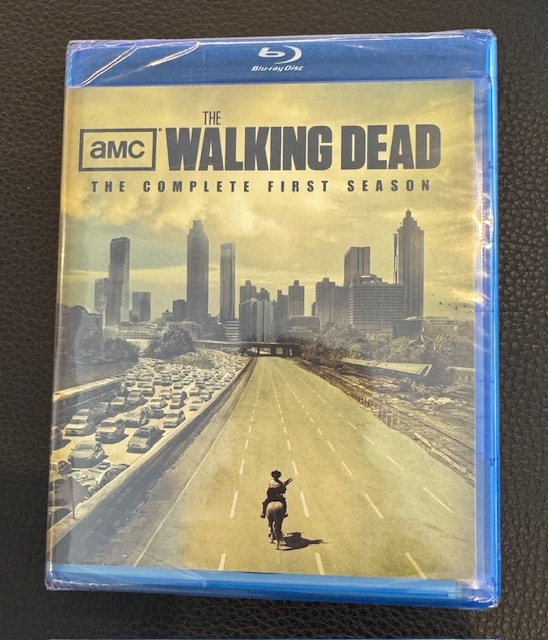 The Walking Dead ウォーキングデッド シーズン１ Blu-Ray Disk お譲りします。