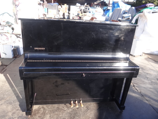 K1452 茨城県常総市　DRESDEN PIANO ドレスデン ピアノ 椅子無し　中古品