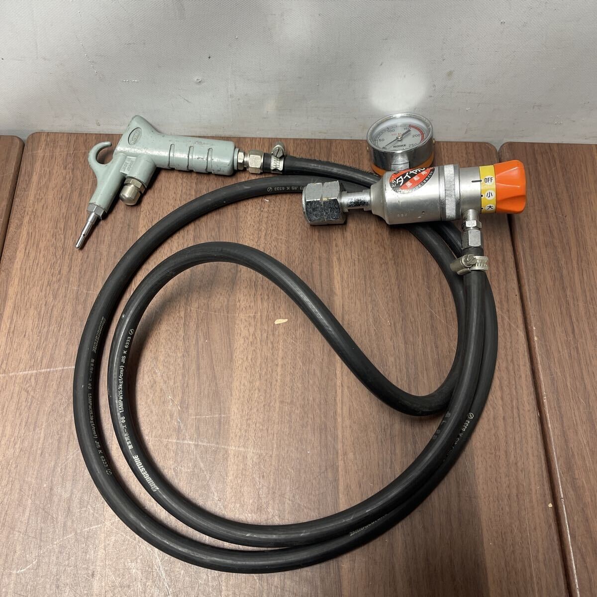 「AD12_4A」ダイヤル式流量調整器 風船用ヘリウム(容器用） 小池酸素工業　動作品（251203）