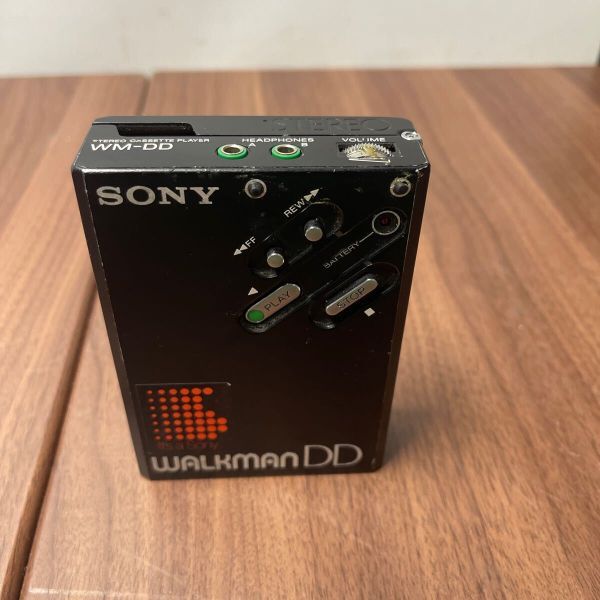 「A34_3K」SONY ポータブルカセット WM-DD ウォークマン WALKMAN ソニー本体のみ　テープ再生音出確認　動作ok 電池カバー欠品（250916）