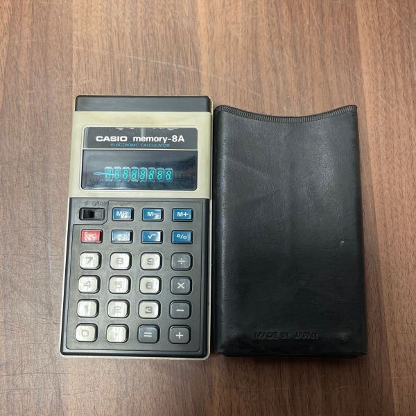 「AC211_10N」CASIO CD-813 memory-8A 電卓 カシオ 計算機 当時物 昭和レトロ レトロ　通電確認　動作確認（251021）