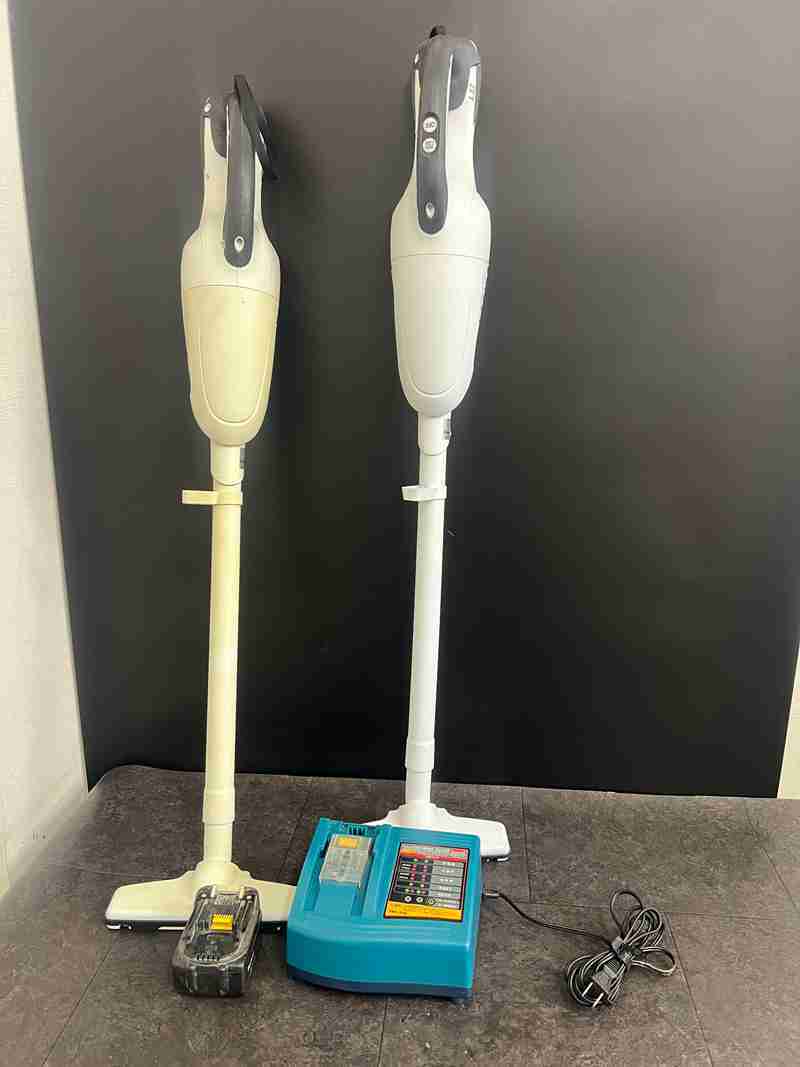 CT12973　Makita　電気掃除機　CL141FD/CL140FD　2台まとめ　