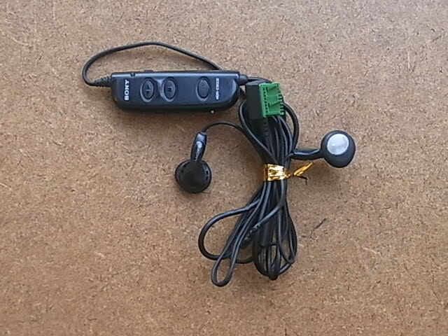 SONY　ソニー　MDR-EW33E　WALKMAN ウォークマン用 リモコン　MDR-E741付　送料230円　中古