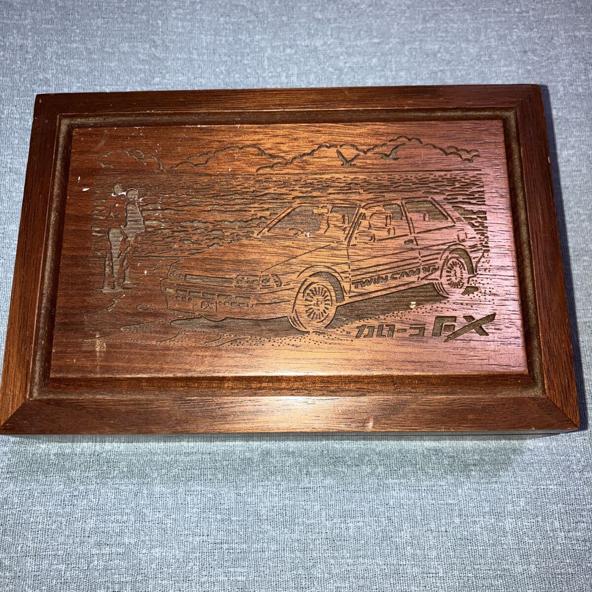 レトロ 小物入れ トヨタカローラＦＸ.成約記念非売品(素材.ウォールナット)サイズ約15 x10 x4.5㎝