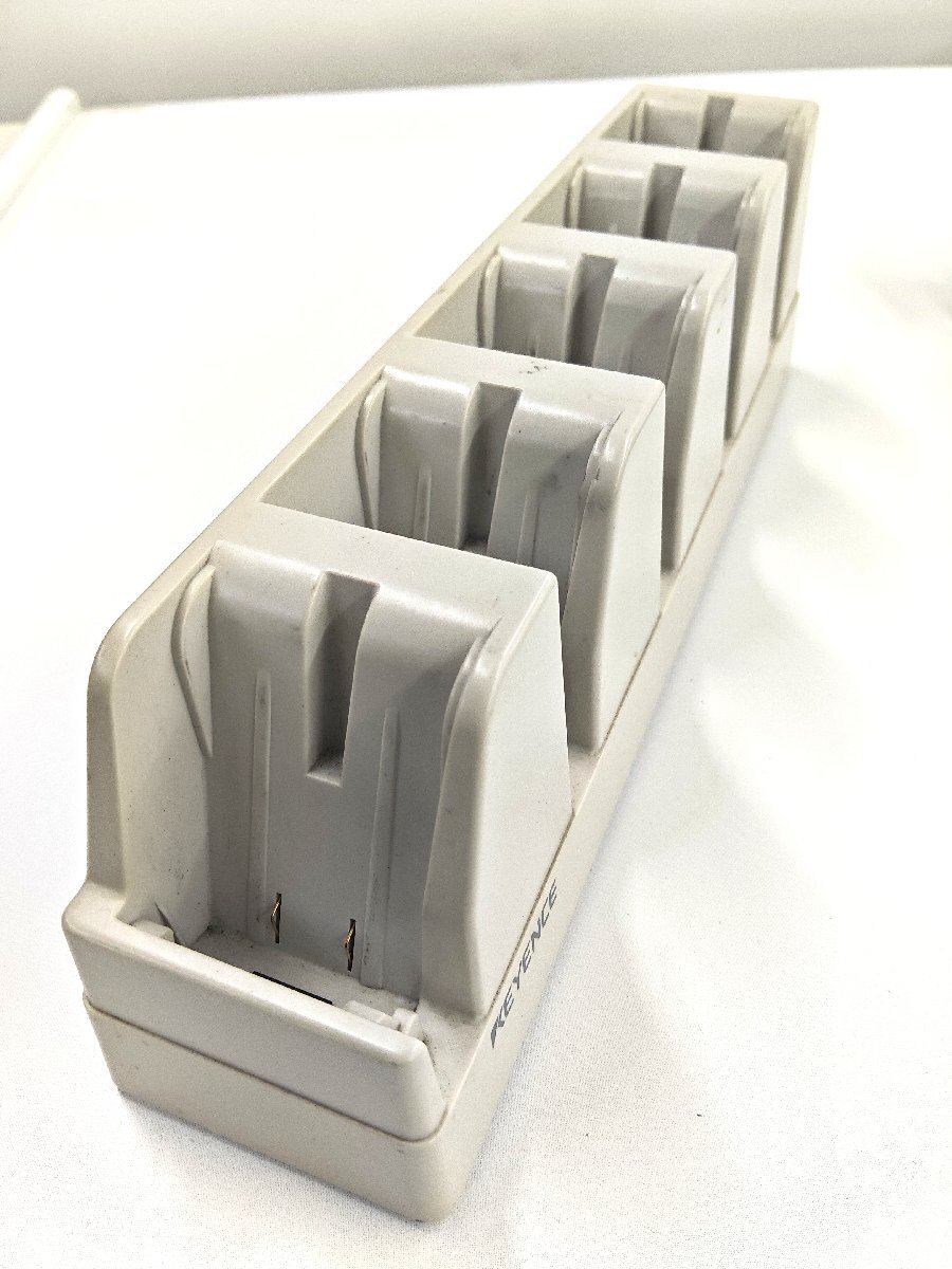 送料無料（沖縄離島除く） KEYENCE ハンディターミナル用 充電架台 BT-UC55