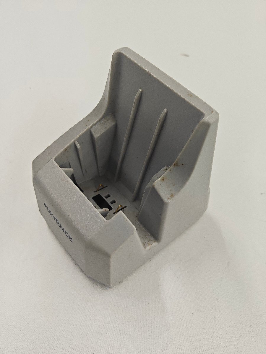 送料無料（沖縄離島除く） KEYENCE ハンディターミナル用 充電架台 BT-UC30U