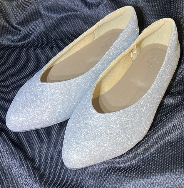 la farfa SHOES/ラ・ファーファシューズ Vカットローヒールパンプス 24.5cm シルバー 美品 中古 送料無料