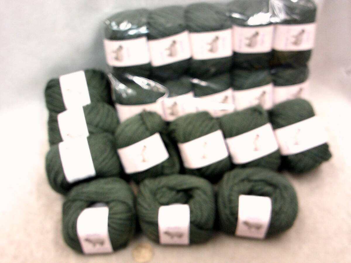 ☆シェリー純毛極太１８☆モトヒロ毛糸☆濃緑色２０玉