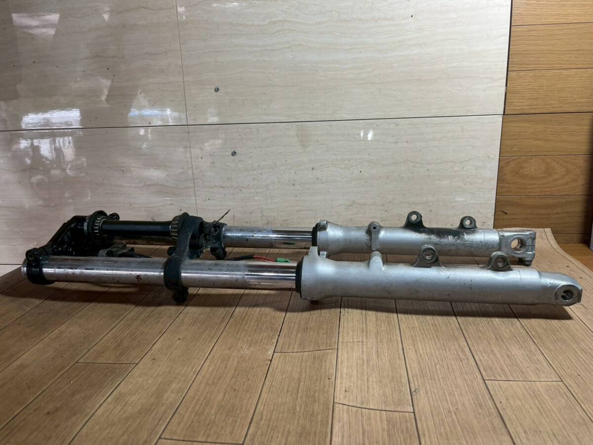 252543-34 スズキ　カタナ400 GSX400S GK77A-101 フロントフォーク　トップブリッジ　ステム