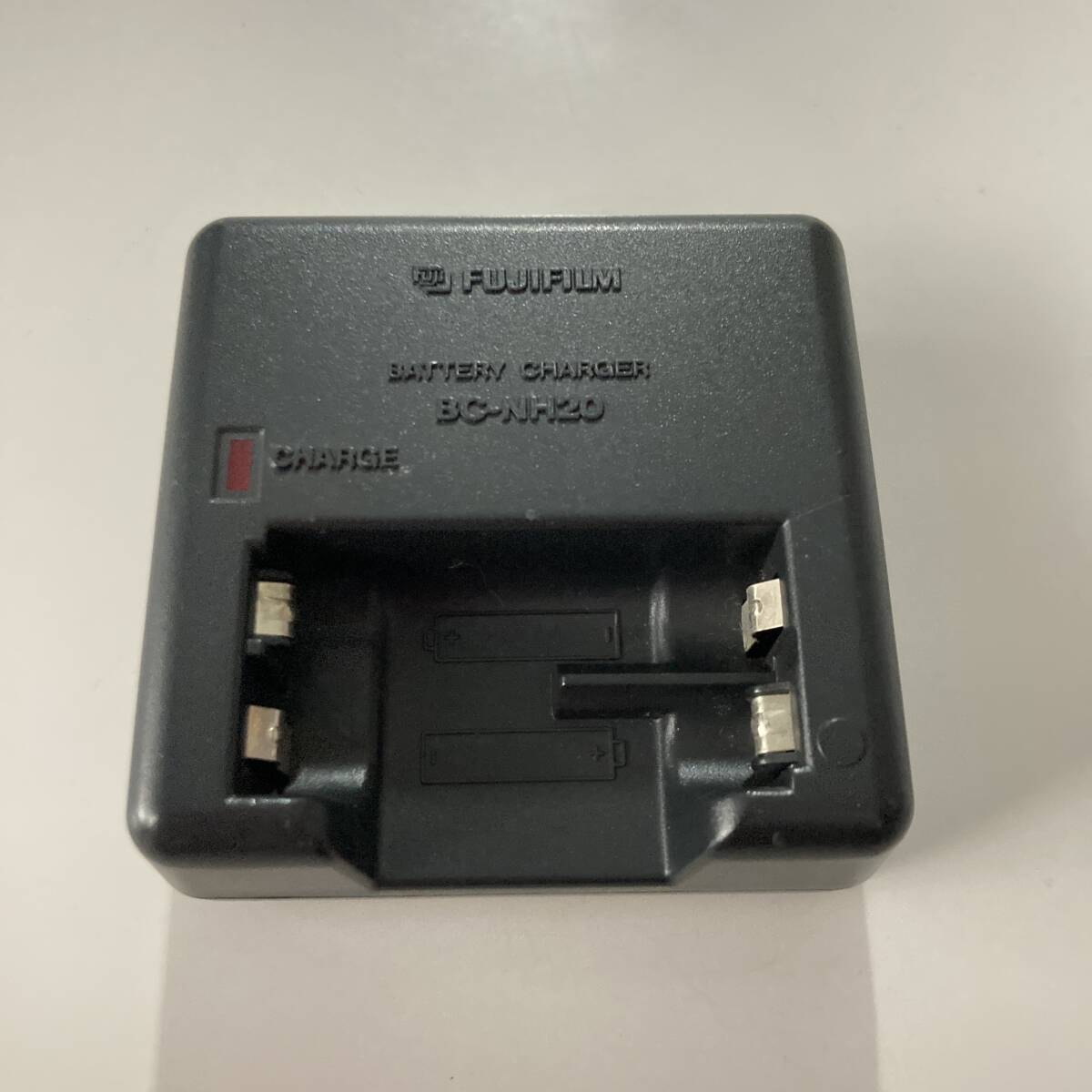 ★ フジフィルム バッテリーチャージャー BC-NH20 中古品 F2451