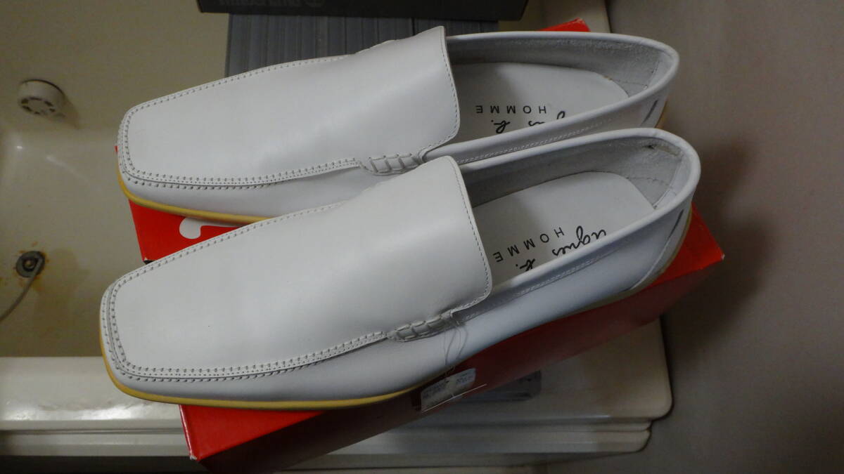 agnis b ローファー　白　43（26.5cm）スペイン製