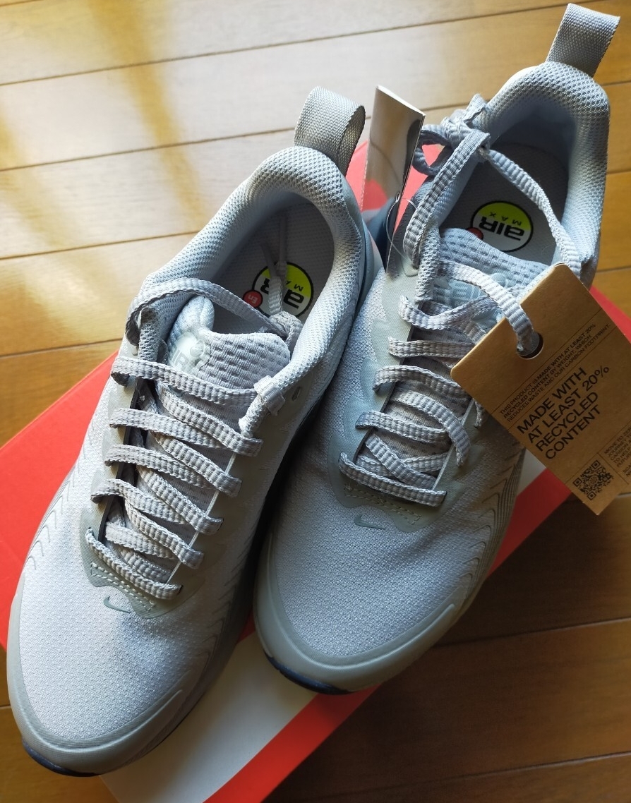 NIKE ナイキ エアマックス ニュアクシス スニーカー 25.0cm ライトスモークグレー タグ付き 軽量 運動 定価11330円 y11194-1-H