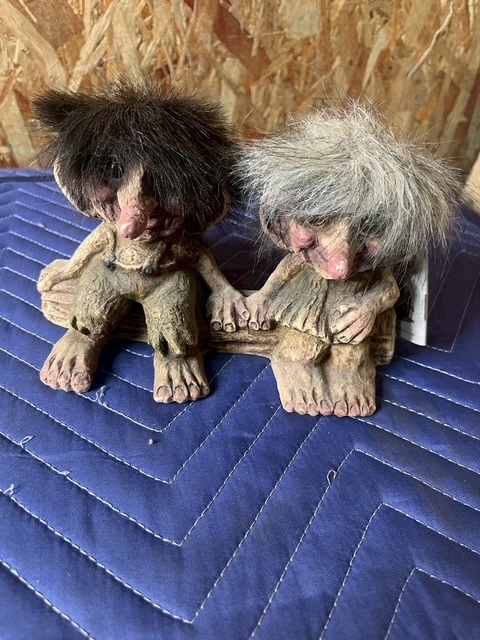 11-90 ノルウェー　ハッピートロール人形