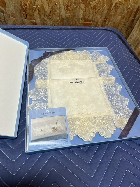 11-129 ウエッジウッド　テーブルセンター