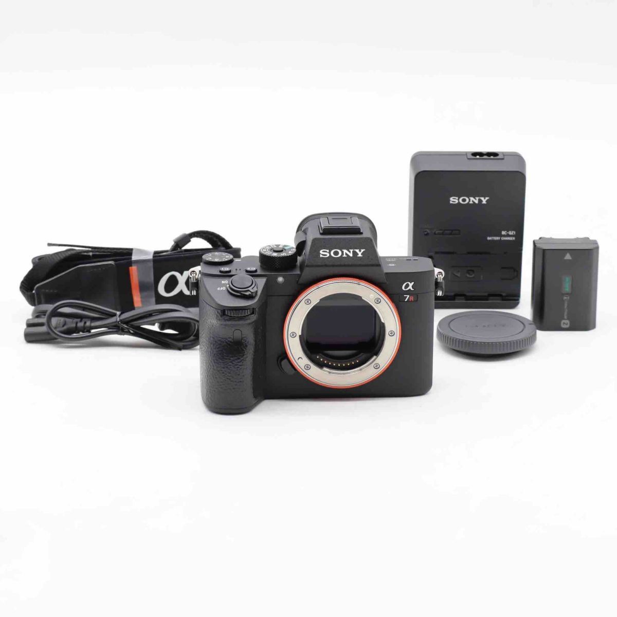 ほぼ新品★ SONY α7RIII ボディ ILCE-7RM3A #715