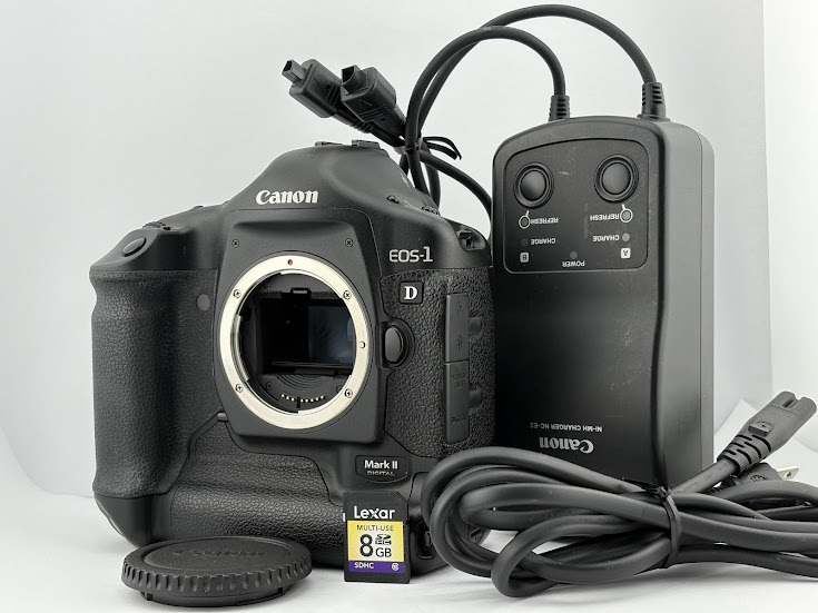 ★外観＆光学極上．AF不良★キヤノン CANON EOS-1D Mark ii DIGITAL ボディ【ショット数13,904回】★バッテリー、充電器、SDHC付★#1227-1