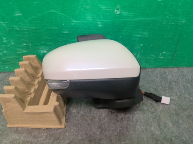 タント DBA-LA600S 右ドアミラー カスタムRS 87910-B2P50