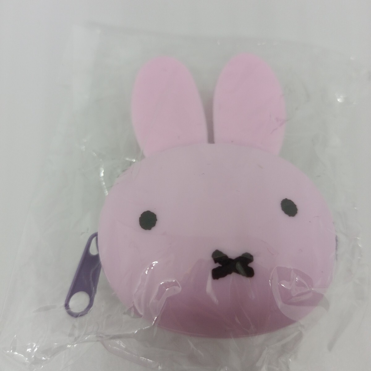 miffy　ミッフィー　シリコンポーチ　フェイスポーチ　ピンク　ガチャ　小物入れ