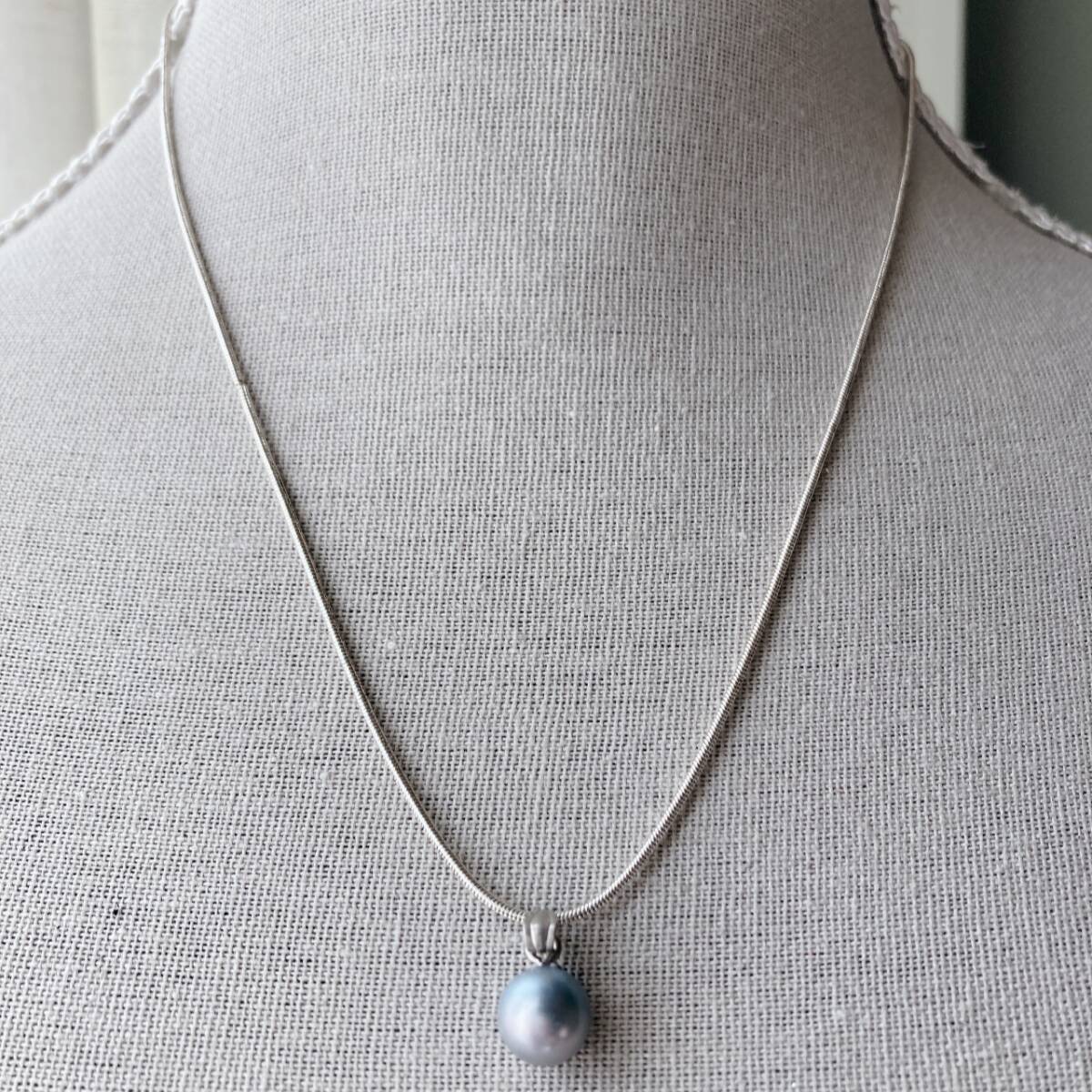 ヴィンテージパールペンダント　黒蝶真珠調　シルバートーン　ネックレス☆Vintage jewelry accessoriesF0546