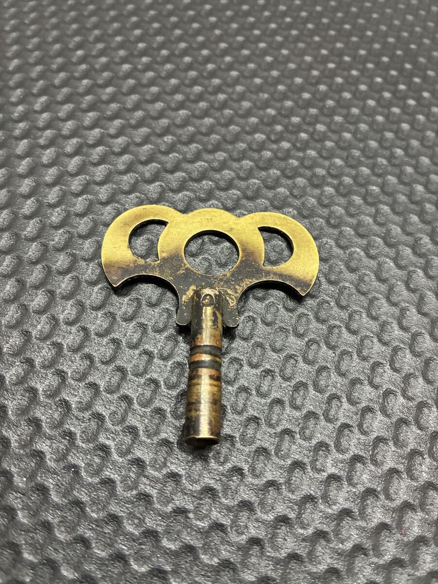 ★レア★振り子時計のカギ　巻鍵　ゼンマイ　振子時計　掛時計