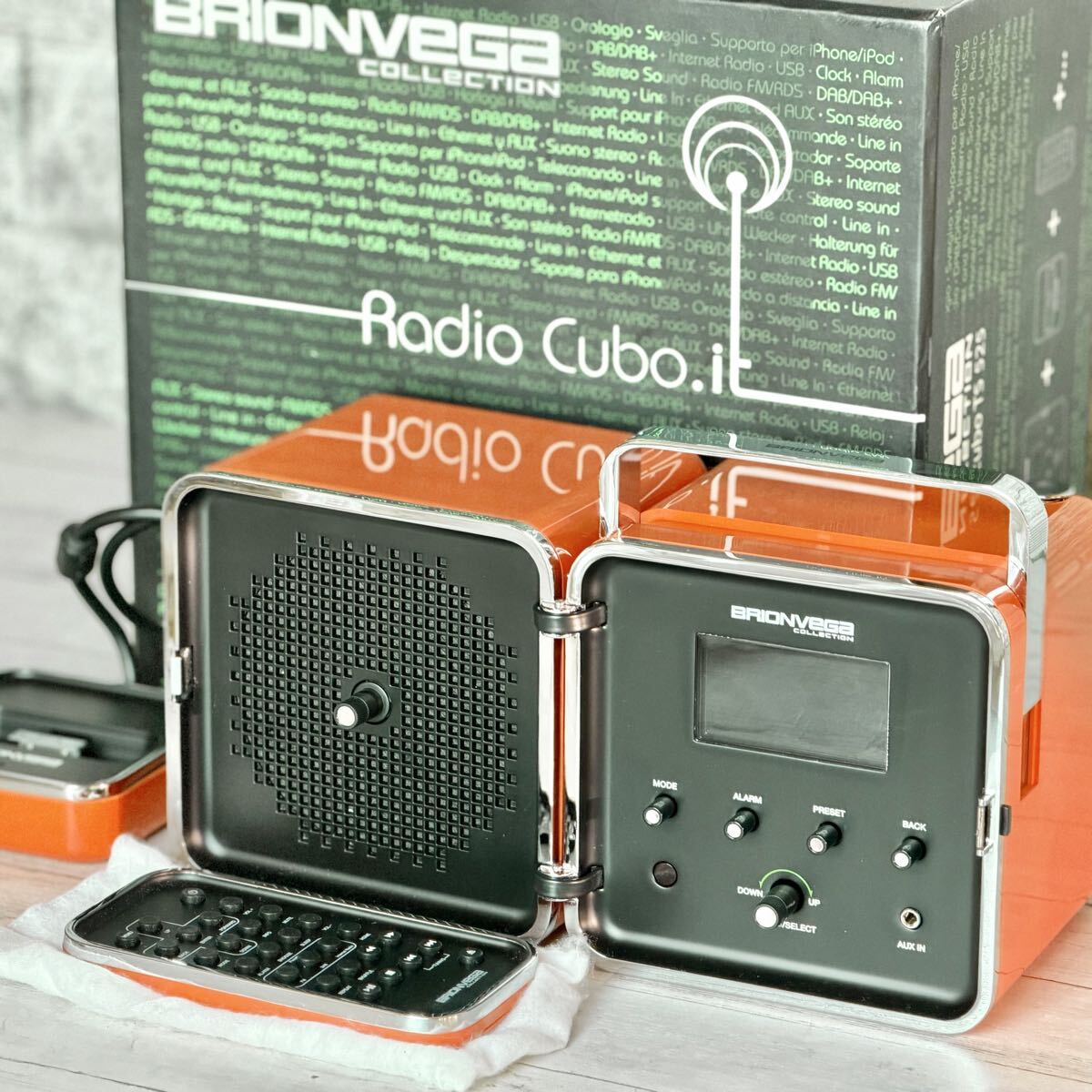 送料無料 BRIONVEGA Radio Cubo TS525